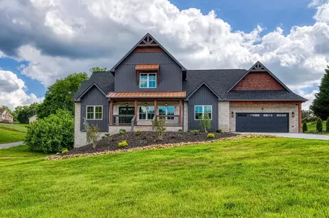 1703 War Paint Trl, Sevierville, TN 37876