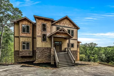 3755 Revetta Cir, Sevierville, TN 37862