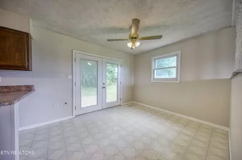 1306 Brushy Valley Rd, Heiskell, TN 37754 photo 5