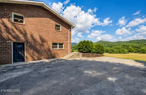 1306 Brushy Valley Rd, Heiskell, TN 37754 photo 2