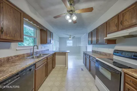 1306 Brushy Valley Rd, Heiskell, TN 37754 photo 8