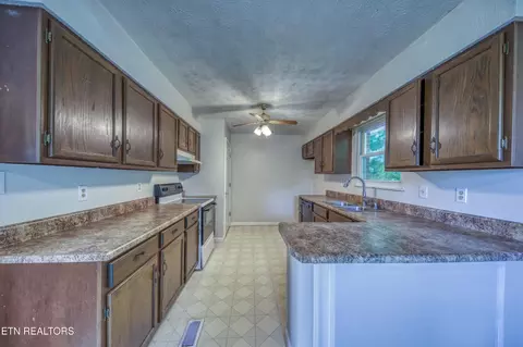 1306 Brushy Valley Rd, Heiskell, TN 37754 photo 7