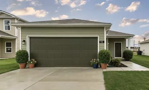 18 Stonehenge Cir NW, Manchester, TN 37355