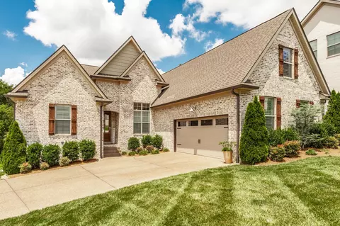392 Arrow Ct, Hendersonville, TN 37075