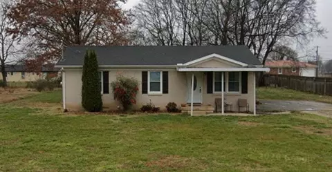 102 Lakeside Dr, Columbia, TN 38401