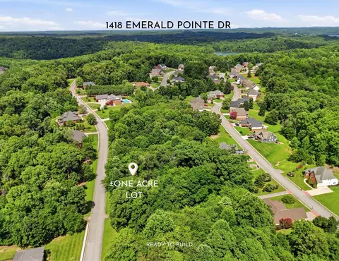 1418 Emerald Pointe Dr, Soddy Daisy, TN 37379