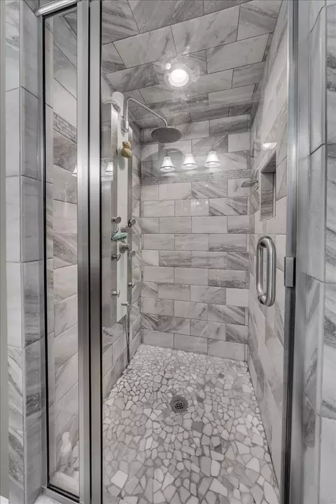 Bath - 6126 Manchester Hwy, Morrison, TN 37357 photo 5 of 8