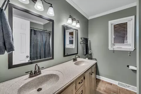 Bath - 6126 Manchester Hwy, Morrison, TN 37357 photo 7 of 8