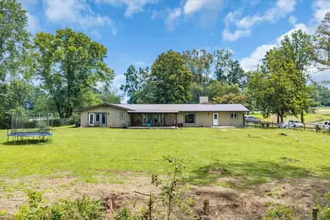 Exterior - 6126 Manchester Hwy, Morrison, TN 37357 photo 8 of 18
