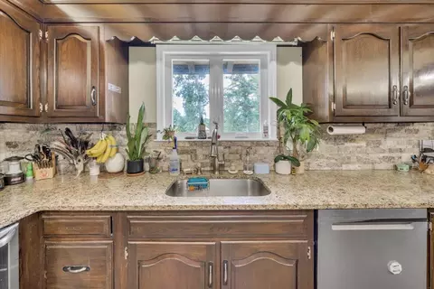 Kitchen - 6126 Manchester Hwy, Morrison, TN 37357 photo 5 of 6