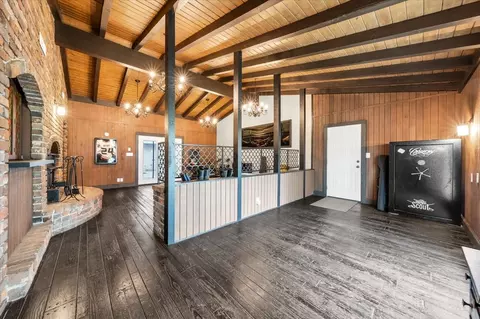 Entry Way - 6126 Manchester Hwy, Morrison, TN 37357 photo 5 of 7