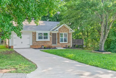 75 Grassmire Dr, Clarksville, TN 37042
