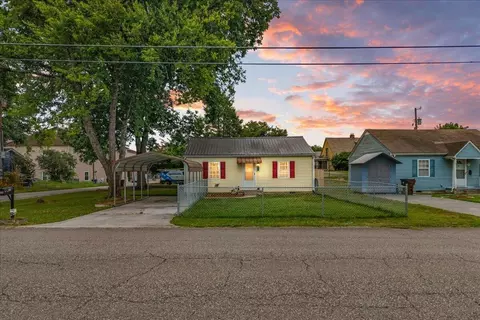 569 Monroe St, Madisonville, TN 37354