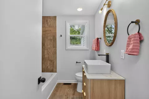 Bath - 900 Vantrease Rd, Madison, TN 37115 photo 4 of 5