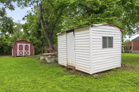 Exterior - 900 Vantrease Rd, Madison, TN 37115 photo 6 of 11