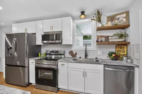 Kitchen - 900 Vantrease Rd, Madison, TN 37115 photo 5 of 5