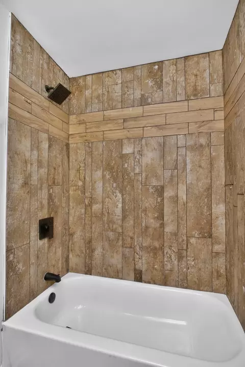 Bath - 900 Vantrease Rd, Madison, TN 37115 photo 5 of 5