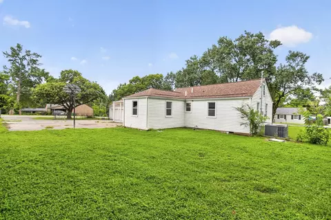 Exterior - 900 Vantrease Rd, Madison, TN 37115 photo 3 of 11