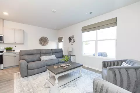 Living - 4231 Feetham Dr, Murfreesboro, TN 37129 photo 2 of 2