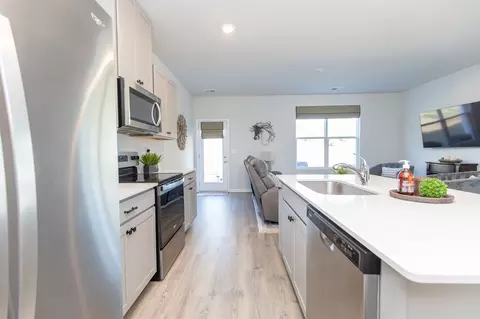 Kitchen - 4231 Feetham Dr, Murfreesboro, TN 37129 photo 3 of 7