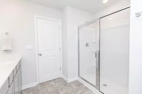 Bath - 4231 Feetham Dr, Murfreesboro, TN 37129 photo 2 of 3