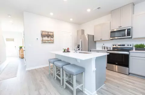 Kitchen - 4231 Feetham Dr, Murfreesboro, TN 37129 photo 6 of 7