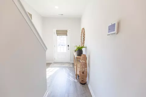 Entry Way - 4231 Feetham Dr, Murfreesboro, TN 37129 photo 2 of 9