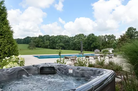 Exterior - 1025 Choate Rd, Dickson, TN 37055 photo 9 of 25
