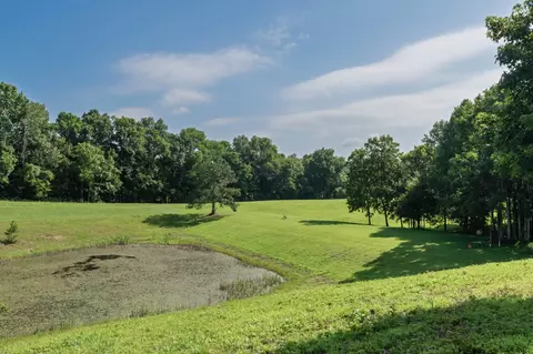 Exterior - 1025 Choate Rd, Dickson, TN 37055 photo 17 of 25