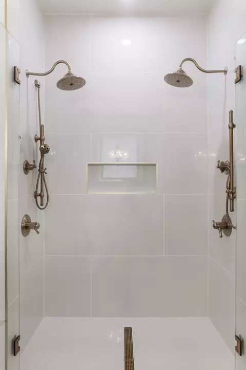 Bath - 1025 Choate Rd, Dickson, TN 37055 photo 5 of 10