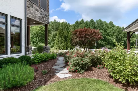 Exterior - 1025 Choate Rd, Dickson, TN 37055 photo 13 of 25
