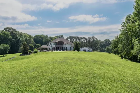 Exterior - 1025 Choate Rd, Dickson, TN 37055 photo 15 of 25