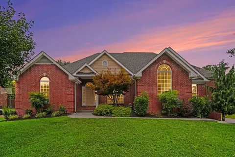 1035 Margaret Dr, Hendersonville, TN 37075