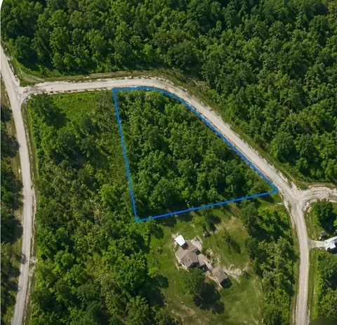 565 Valley Loop, Pikeville, TN 37367