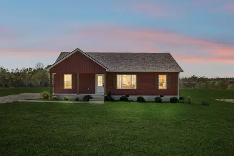 325 Oakmere Ln, Lafayette, TN 37083