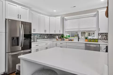 Kitchen - 307 Willow Grove Ct, Ringgold, GA 30736 photo 4 of 4