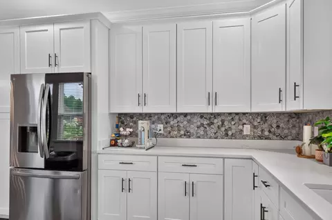 Kitchen - 307 Willow Grove Ct, Ringgold, GA 30736 photo 2 of 4