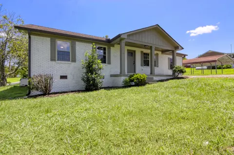 210 Crenshaw Rd, Hartsville, TN 37074