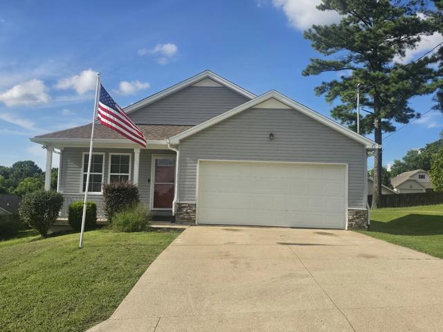 209 Woodsong Ln, Columbia, TN 38401