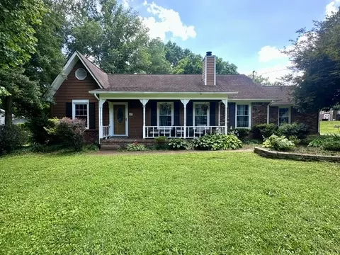 607 Cumberland Dr, Columbia, TN 38401