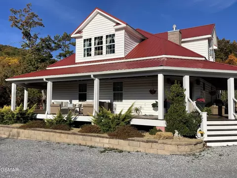 2750 Sulpher Springs Rd, Sevierville, TN 37862