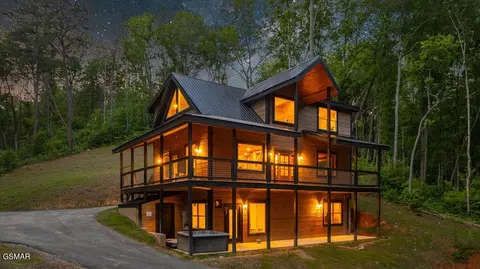 2176 Spurling Rd, Sevierville, TN 37862