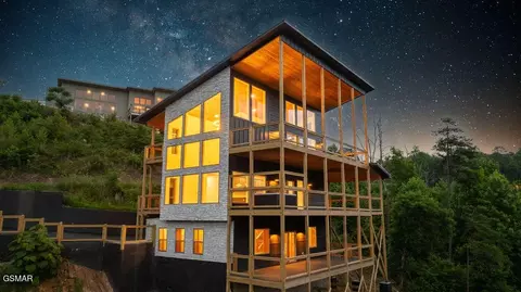 3225 Emerald Springs Loop, Sevierville, TN 37862