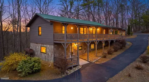 3630 Mountain Top Ln, Sevierville, TN 37876