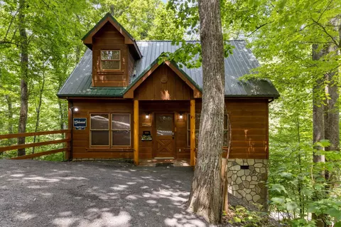 2457 N School House Gap Rd, Sevierville, TN 37876