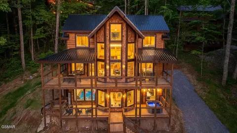 3150 Lexy Ln, Sevierville, TN 37862