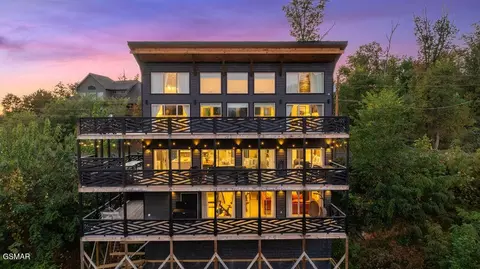839 Deer Path Ln, Gatlinburg, TN 37738