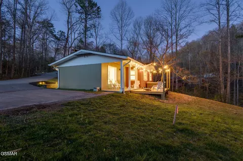 524 Reba Ln, Gatlinburg, TN 37738