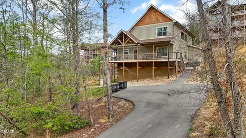 3831 Revetta Cir, Sevierville, TN 37862
