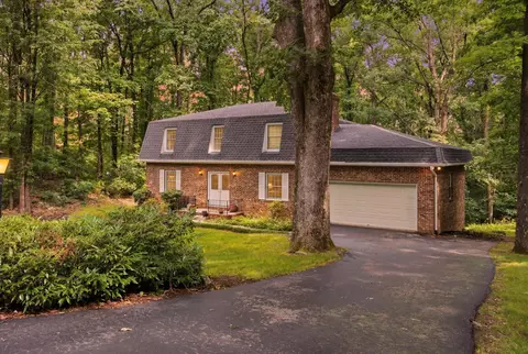 914 Glamis Cir, Signal Mountain, TN 37377
